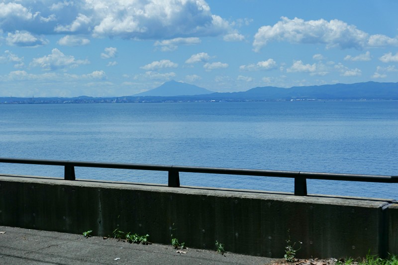 図34 浅虫から見る岩木山